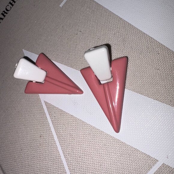 Vintage 80's Fashion Arrow Earrings - Picture 1 of 3